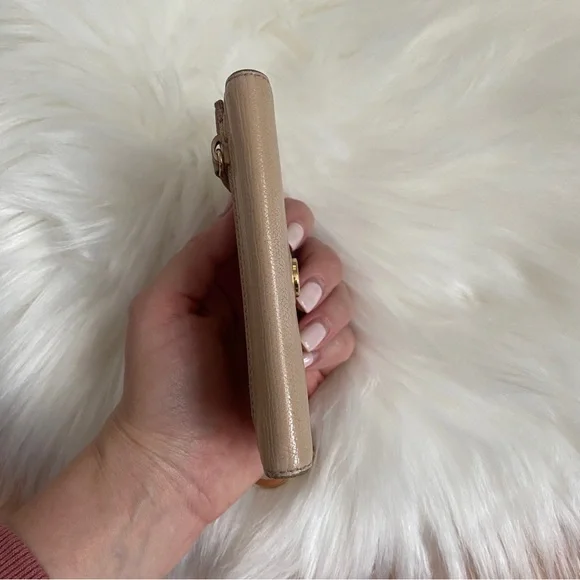 Vintage Chanel caviar small key card holder tan leather wallet with gold chain - Picture 7 of 13